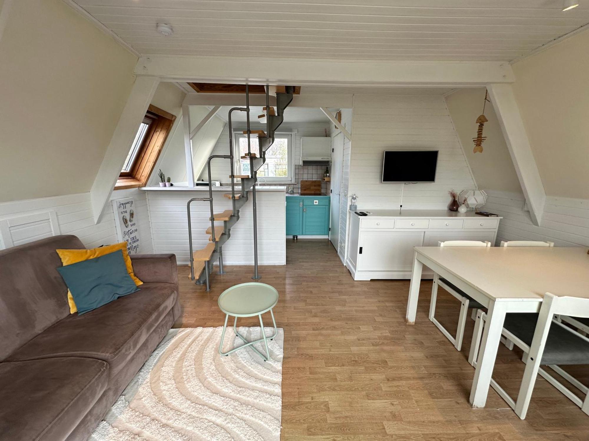 Gezellige Chalet In Nieuwpoort - Opkuis Inbegrepen In De Prijs Oostduinkerke Bagian luar foto