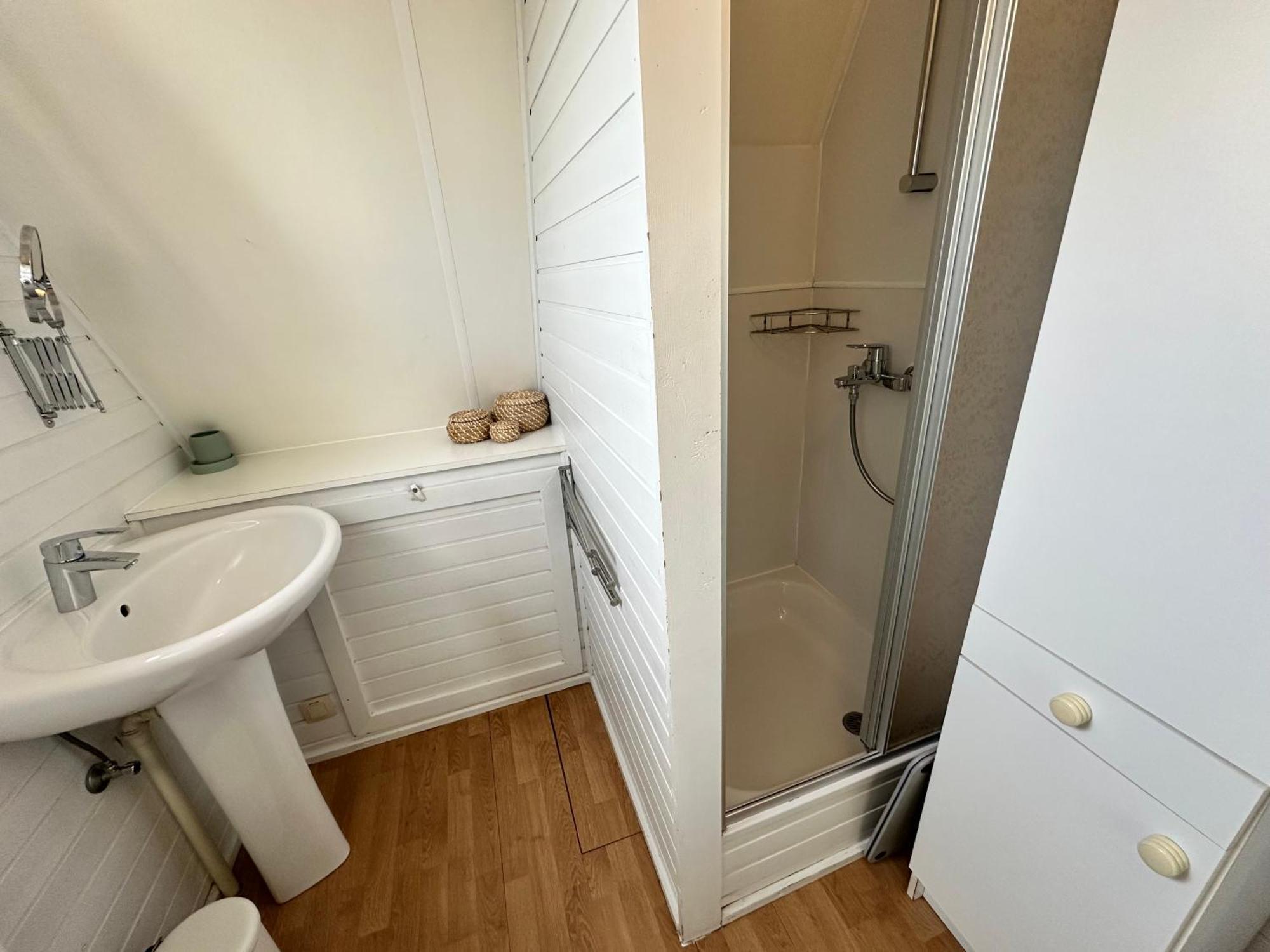 Gezellige Chalet In Nieuwpoort - Opkuis Inbegrepen In De Prijs Oostduinkerke Bagian luar foto